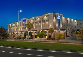 Howard Johnson Dammam Hotel allows 18 year olds to book a room