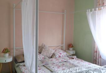 Apartment Viktoria allows 18 year olds to book a room