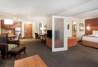 Wingate by Wyndham Calgary South allows 18 year olds to book a room