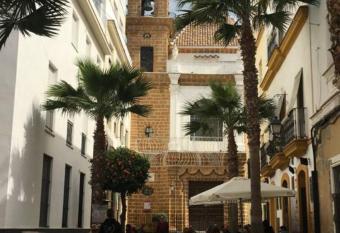 Casa de Corral  n allows 18 year olds to book a room