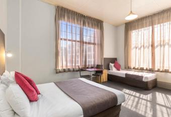 Adelaide Paringa allows 18 year olds to book a room