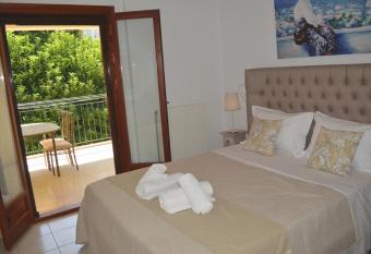 Best House,Appartments,Pylos Messinias has Balcony rooms