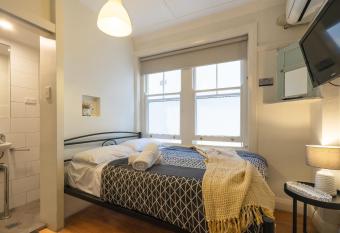 Highfield Private Hotel allows 18 year olds to book a room