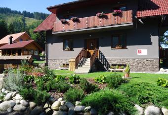 Apartm  ny Lipka has Balcony rooms