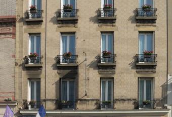 H  tel de Paris La D  fense allows 18 year olds to book a room