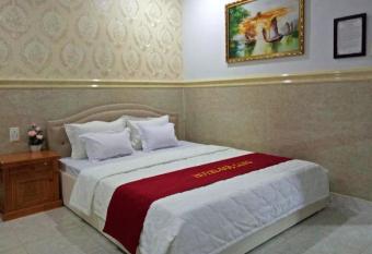 Duc Long Hotel has Smoking rooms