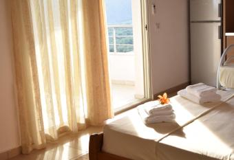 Belvedere Adriatica has Balcony rooms