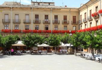 Hostal Arotza has Balcony rooms