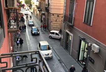 Sweet home Pozzuoli has Balcony rooms