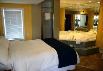 Motel des Pentes et Suites has Balcony rooms