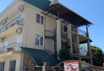 Guest House Aphyn Leto has Balcony rooms