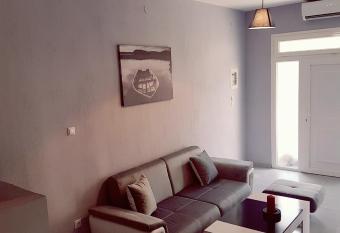 House Tenia has Balcony rooms