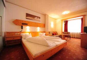 Hotel Toni has Balcony rooms