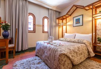 Hotel Oudaya & Spa allows 18 year olds to book a room