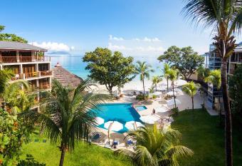 Coral Strand Smart Choice has Smoking/Balcony rooms