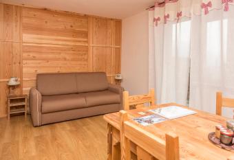 Appartamenti & Wellness Piero Gros has Balcony rooms