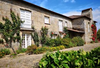 Casal do Outeiro has Balcony rooms