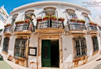 Hostel Casa d Alagoa allows 18 year olds to book a room