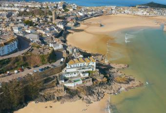 Pedn-Olva allows 18 year olds to book a room