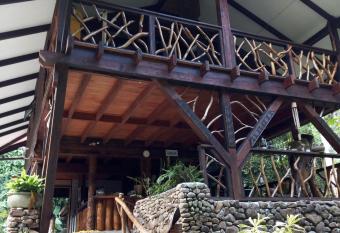 Haere Mai I Te Fare has Balcony rooms