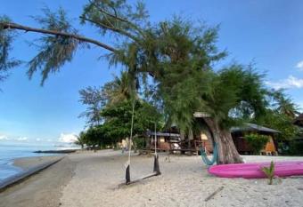 Pinks Bungalow allows 18 year olds to book a room