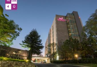 Victoria Ejecutivo allows 18 year olds to book a room