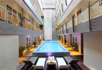 Rivavi Fashion Hotel has Balcony rooms