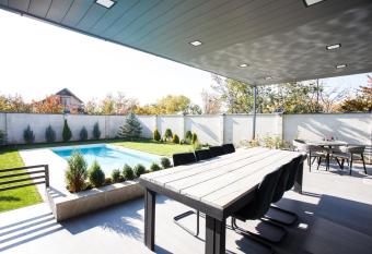 Luxe apartment in yerevan has Balcony rooms