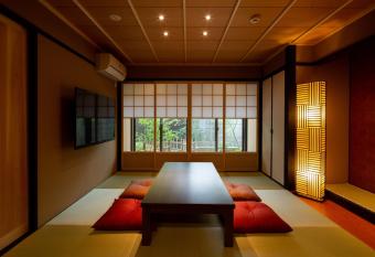 Kanade Fushimiinaribettei allows 18 year olds to book a room