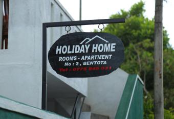 Holiday Home Bentota has Balcony rooms