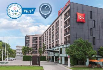 Ibis Hua Hin allows 18 year olds to book a room