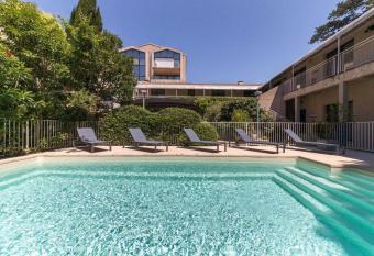 Hotel Cantosorgue allows 18 year olds to book a room