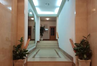 Residencial Albatro II allows 18 year olds to book a room