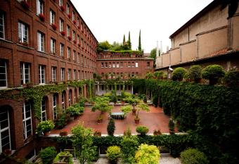 New Generation Hostel Milan Center allows 18 year olds to book a room