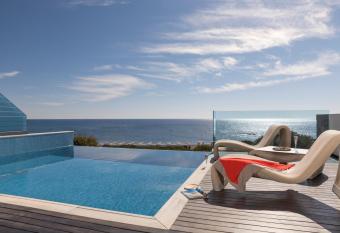 Boutique 5 Hotel & Spa - Adults Only allows 18 year olds to book a room