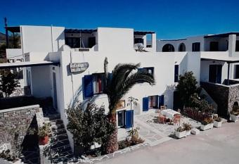 Holidays in Paros has Balcony rooms