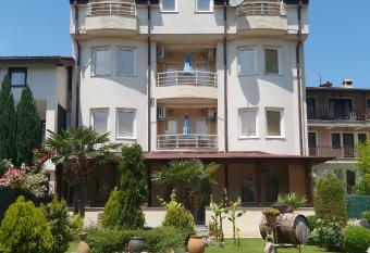 Celus Apartments Ohrid has Balcony rooms