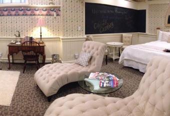 Chambery Inn has Balcony rooms