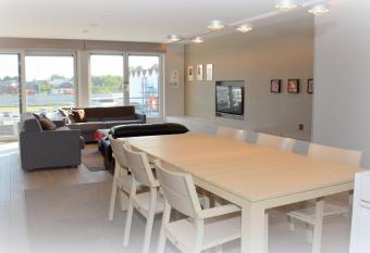 puerto colon allows 18 year olds to book a room