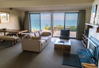 Beacon Point Ocean View Villas has Balcony rooms