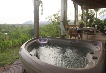 carr   coco has Balcony rooms