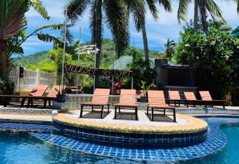 Delight Resort allows 18 year olds to book a room