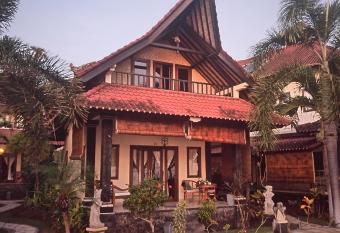 Tradisi Villas has Balcony rooms