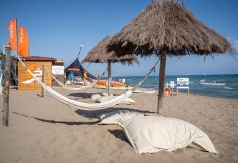 Camping Maremma Sans Souci allows 18 year olds to book a room