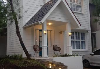 Alana Farmhouse Syariah has Balcony rooms