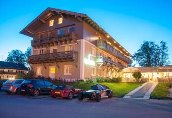 Hotel Schlossblick Chiemsee has Balcony rooms