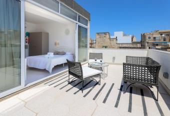 Ta Gianni Guest House allows 18 year olds to book a room