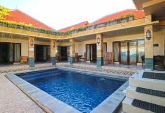 Hang Five Canggu Hostel allows 18 year olds to book a room