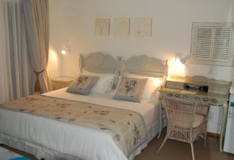 Sandstone Chameleon Guest House has Balcony rooms