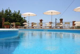 Villa Catalano has Balcony rooms